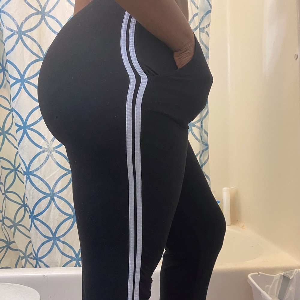 Joggers - Picture 2 of 4